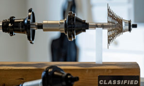 Buje de bicicleta de montaña con engranaje interno Classified Powershift Boost MTB 2x para Shimano o SRAM de 12 velocidades, foto de Bike Connection Agency de Mirror Media, vista ampliada