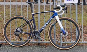 Pro Bike Check: bicicleta de ciclocross Van Rysel RCX Pro de Aubin Sparfel en el CX Worlds 2024, foto de Cory Benson, bicicleta completa