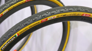 Nuevo neumático Challenge Gravel Grinder remodelado para un mejor control, flanco
