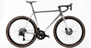 Estudio de héroe Mocaic Cycles GT-1 iAR