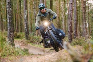 Bicicleta Orox Adventure Cargo destrozando el gnar