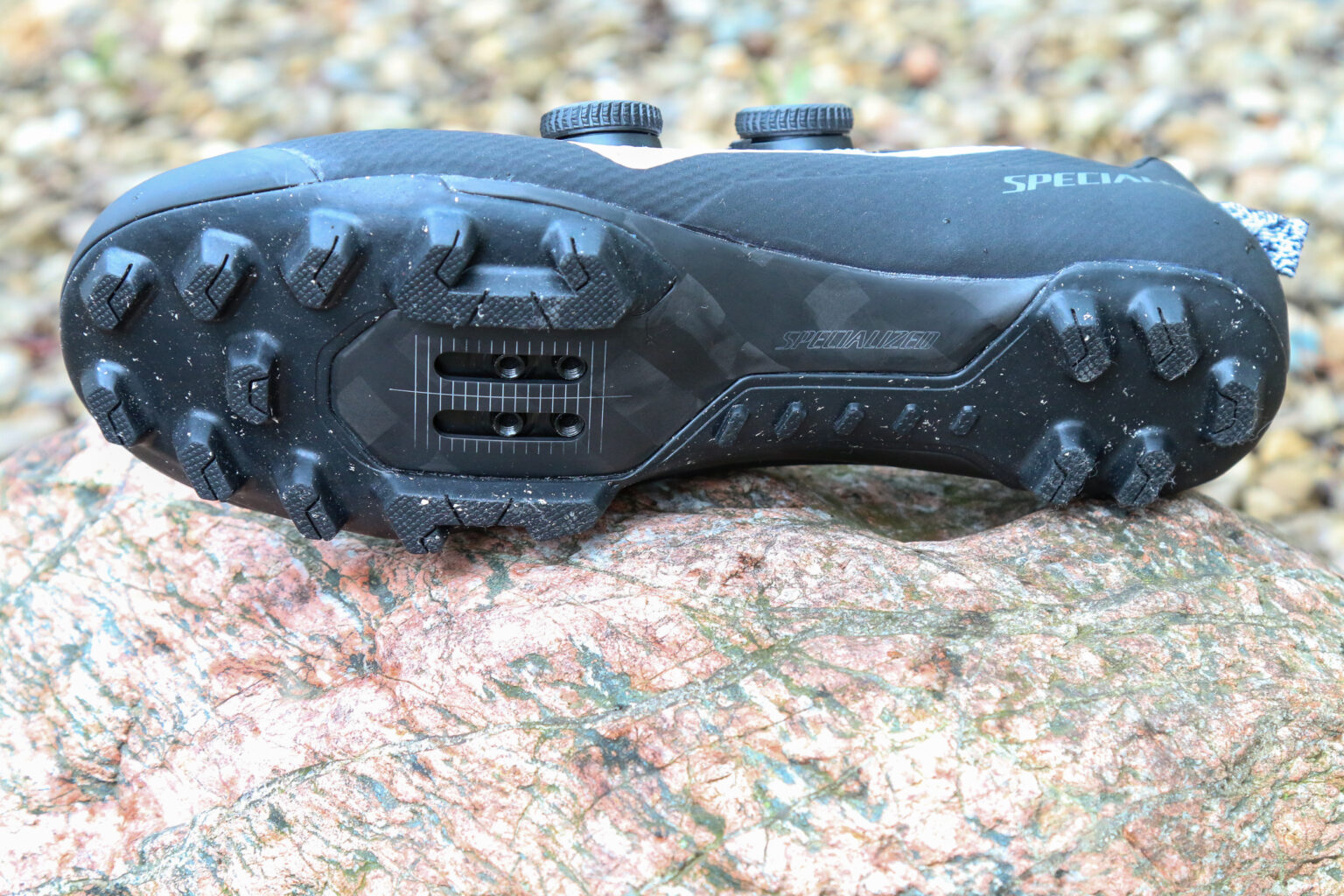 Pisada de zapatillas Specialized Recon gravel